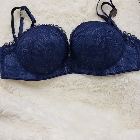 Victoria's Secret Other - Victoria's Secret Lace Multi Way Bombshell Bra Size 34DD